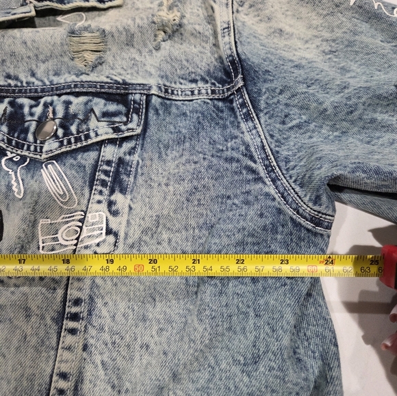 Women's Light Blue Denim Jacket - Picture 8 of 11